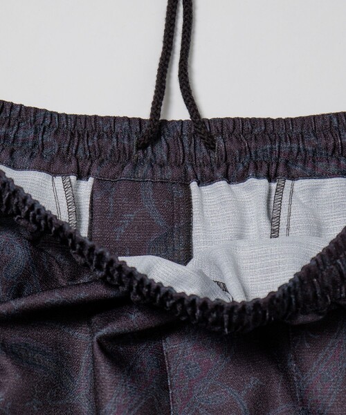 FREAK'S STORE（フリークスストア）の「リラックスフィット 総柄 プリントイージーパンツ（その他パンツ・メンズ・ブラック/チャコールグレー/ブラウン/パープル・MEDIUM/LARGE）」の5枚目の写真