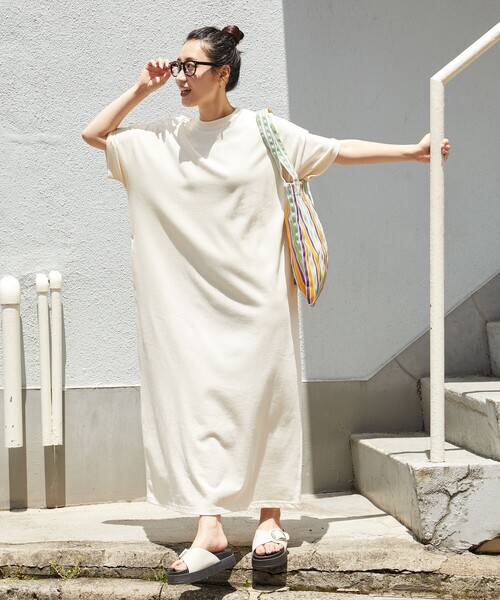 FREAK'S STORE（フリークスストア）の「WEB限定　USAコットン ビッグシルエット Tシャツ ワンピース（ワンピース・レディース・ブラック/レッド/ブラウン/ブルー/オフホワイト/ストライプ・ﾌﾘ-）」の12枚目の写真