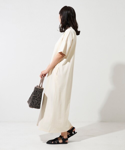 FREAK'S STORE（フリークスストア）の「WEB限定　USAコットン ビッグシルエット Tシャツ ワンピース（ワンピース・レディース・ブラック/レッド/ブラウン/ブルー/オフホワイト/ストライプ・ﾌﾘ-）」の17枚目の写真