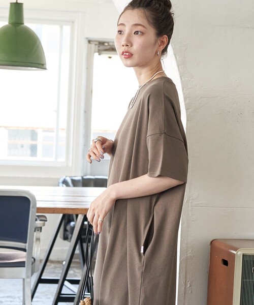 FREAK'S STORE（フリークスストア）の「WEB限定　USAコットン ビッグシルエット Tシャツ ワンピース（ワンピース・レディース・ブラック/レッド/ブラウン/ブルー/オフホワイト/ストライプ・ﾌﾘ-）」の21枚目の写真