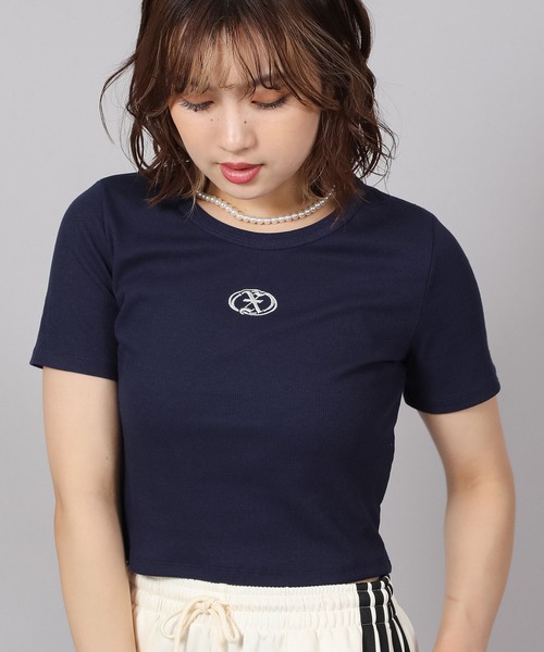 SPINNS（スピンズ）の「5色展開 ワンポイント刺繍 半袖ショートカットソー（Tシャツ/カットソー・レディース・ネイビー/ピンク/ホワイト/杢グレー/ブラック・ONESIZE）」の5枚目の写真