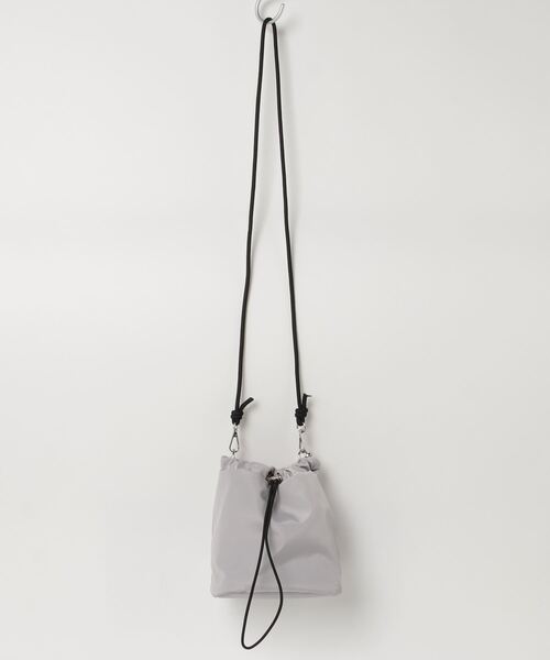 ALTROSE（アルトローズ）の「ALTROSE / アラート2WAYショルダー / #332943（ショルダーバッグ・レディース・ブラック/アイボリー/グレー系その他/シルバー/ブラック系その他/ブルー系その他・ONESIZE）」の14枚目の写真