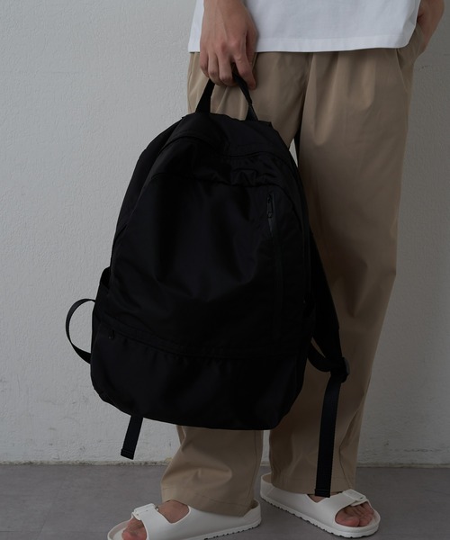 COLONY 2139（コロニートゥーワンスリーナイン）の「シンセティックナイロン止水風ジップバッグ（バックパック/リュック・メンズ・ブラック・FREE）」の3枚目の写真