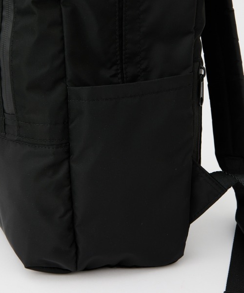 COLONY 2139（コロニートゥーワンスリーナイン）の「シンセティックナイロン止水風ジップバッグ（バックパック/リュック・メンズ・ブラック・FREE）」の15枚目の写真