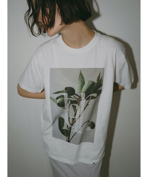 Ours flower×HER.グラフィックフォトTシャツ（Tシャツ