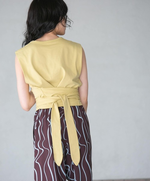 KBF（ケイビーエフ）の「ウエストノットノースリーブトップス（Tシャツ/カットソー・レディース・イエロー/ピンク/ネイビー・ONE）」の5枚目の写真