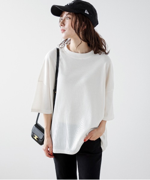 La-gemme(ラジェム)の「ワッフルオーバーサイズTシャツ(Tシャツ/カットソー・レディース・マスタード/ブラック/ピンク/グレー/オフホワイト/ブルー・フリー)」の2枚目の写真