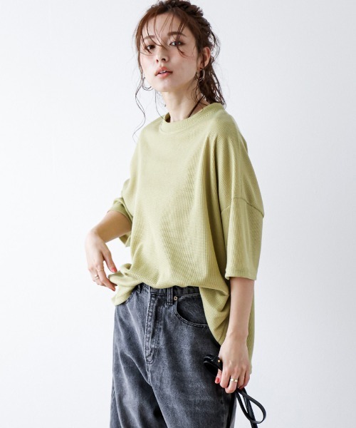 La-gemme(ラジェム)の「ワッフルオーバーサイズTシャツ(Tシャツ/カットソー・レディース・マスタード/ブラック/ピンク/グレー/オフホワイト/ブルー・フリー)」の12枚目の写真