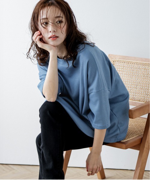 La-gemme(ラジェム)の「ワッフルオーバーサイズTシャツ(Tシャツ/カットソー・レディース・マスタード/ブラック/ピンク/グレー/オフホワイト/ブルー・フリー)」の17枚目の写真