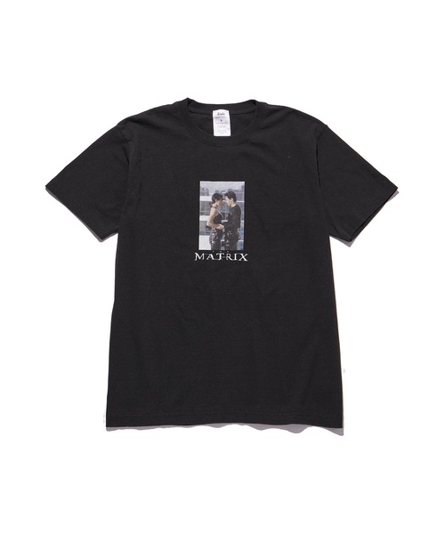 ADAM ET ROPE'（アダムエロペ）の「《別注》【Aisle BY HEAR MY NAME/アイル バイ ヒアマイネーム】MOVIE Tee MATRIX（Tシャツ/カットソー・メンズ・ブラック/ホワイト・L/M）」の5枚目の写真