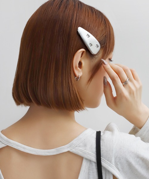 ANEMONE（アネモネ）の「ミニリボンレザー調ぱっちんピン（ヘアピン・レディース・シルバー/ブラック/ホワイト・FREE）」の3枚目の写真