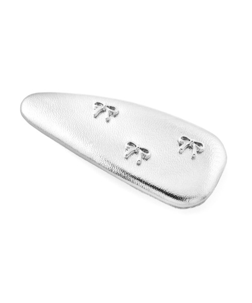 ANEMONE（アネモネ）の「ミニリボンレザー調ぱっちんピン（ヘアピン・レディース・シルバー/ブラック/ホワイト・FREE）」の8枚目の写真