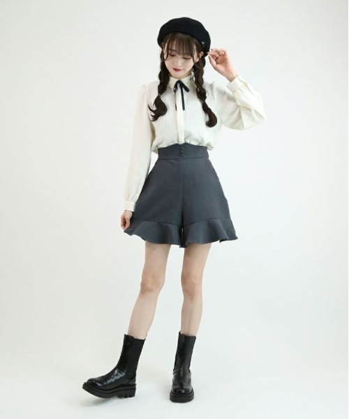 F i.n.t（フィント）の「ハイウエストフレアーショートパンツ/fint（その他パンツ・レディース・グレー・FREE）」の2枚目の写真
