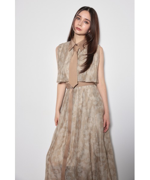 【美品】 rienda ワイドプリーツネクタイセットワンピース S　ネクタイが◎ rienda（リエンダ）の「ワイドプリーツネクタイセットワンピース