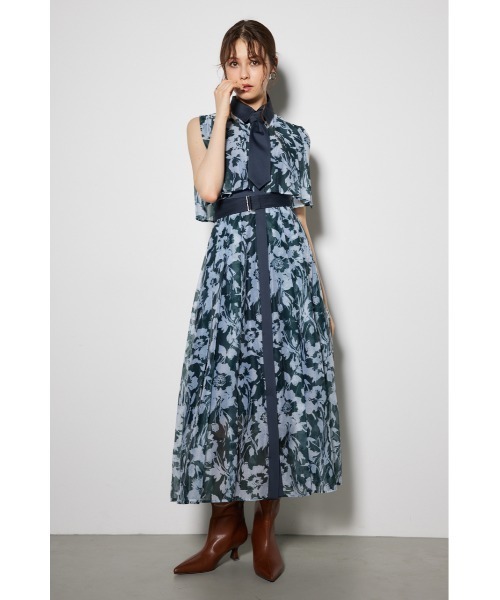 【美品】 rienda ワイドプリーツネクタイセットワンピース S　ネクタイが◎ rienda（リエンダ）の「ワイドプリーツネクタイセットワンピース