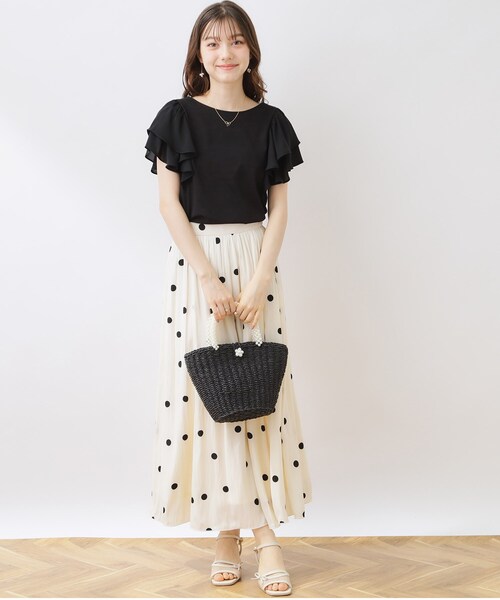 couture brooch（クチュールブローチ）の「◆【接触冷感・UV・アンチピリング・二の腕カバー】フレアスリーブカットソー（Tシャツ/カットソー・レディース・ブラック/サンドベージュ/オフホワイト・42/40/38/36）」の5枚目の写真