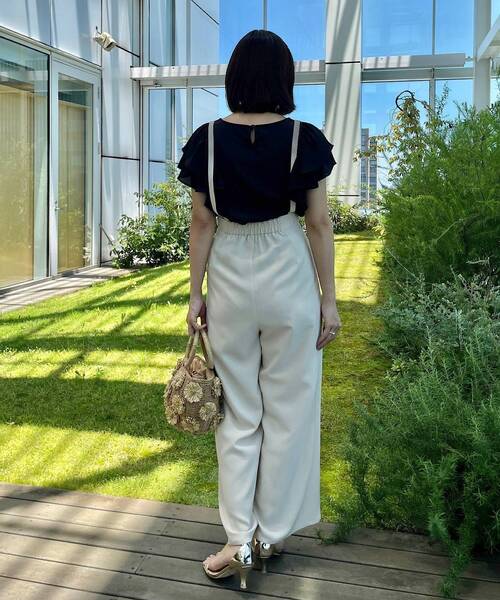 couture brooch（クチュールブローチ）の「◆【接触冷感・UV・アンチピリング・二の腕カバー】フレアスリーブカットソー（Tシャツ/カットソー・レディース・ブラック/サンドベージュ/オフホワイト・42/40/38/36）」の13枚目の写真