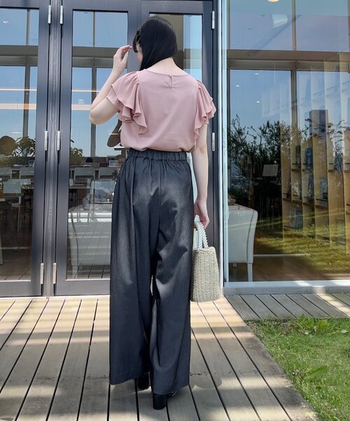 couture brooch（クチュールブローチ）の「◆【接触冷感・UV・アンチピリング・二の腕カバー】フレアスリーブカットソー（Tシャツ/カットソー・レディース・ブラック/サンドベージュ/オフホワイト・42/40/38/36）」の9枚目の写真