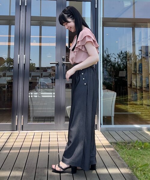 couture brooch（クチュールブローチ）の「◆【接触冷感・UV・アンチピリング・二の腕カバー】フレアスリーブカットソー（Tシャツ/カットソー・レディース・ブラック/サンドベージュ/オフホワイト・42/40/38/36）」の10枚目の写真