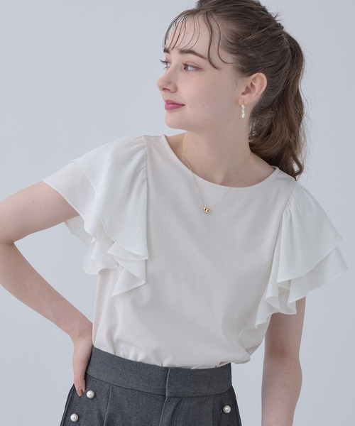 couture brooch（クチュールブローチ）の「◆【接触冷感・UV・アンチピリング・二の腕カバー】フレアスリーブカットソー（Tシャツ/カットソー・レディース・ブラック/サンドベージュ/オフホワイト・42/40/38/36）」の2枚目の写真