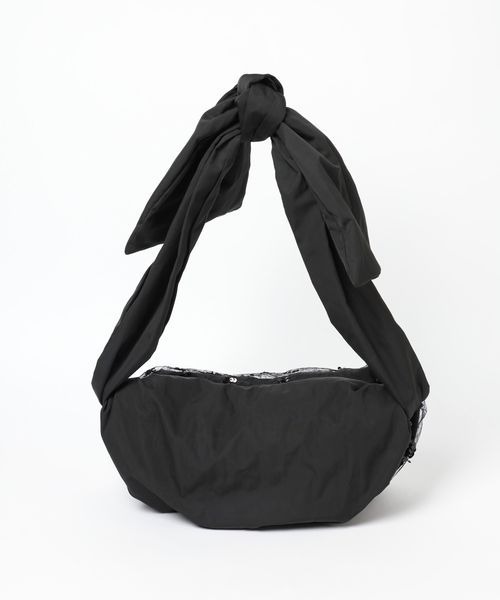 mysty woman（ミスティウーマン）の「リボンショルダーサテン＊スパンコールBAG　140888（ショルダーバッグ・レディース・ブラック/オフホワイト・FREE）」の8枚目の写真