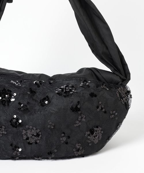 mysty woman（ミスティウーマン）の「リボンショルダーサテン＊スパンコールBAG　140888（ショルダーバッグ・レディース・ブラック/オフホワイト・FREE）」の11枚目の写真