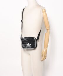 【ADIDAS ウェア】U AC MINI AIRL BAG WHITE 国内発送 adidas ADICOLOR CLASSIC MINI AIRLINER BAG AIRL WHITE