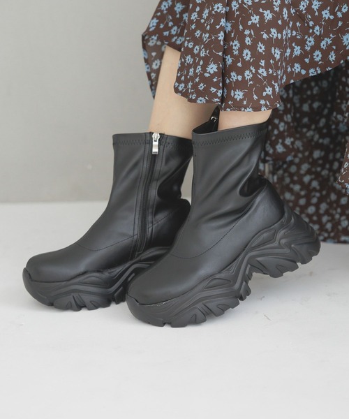 mysty woman(ミスティウーマン)の「アソートスニーカーソールブーツ 134363(ブーツ・レディース・アイボリー/ブラック/ブラック系その他・MEDIUM/LARGE)」の2枚目の写真