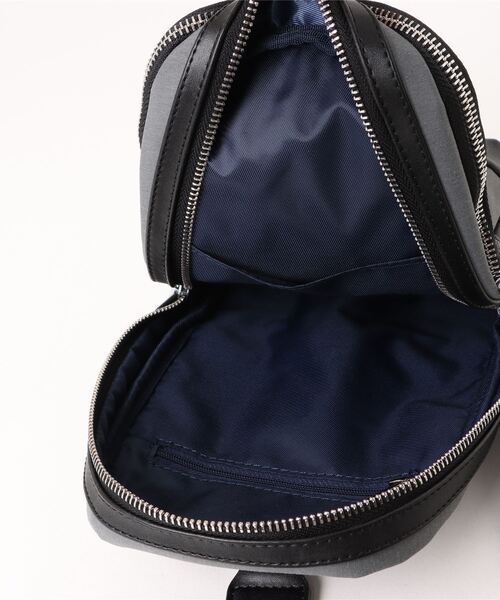 TAKA-Q（タカキュー）の「【両掛け仕様】タカキュー 斜めジップ 切替 ボディバッグ（ボディバッグ/ウエストポーチ・メンズ・ブラック/グレー・FREE）」の5枚目の写真