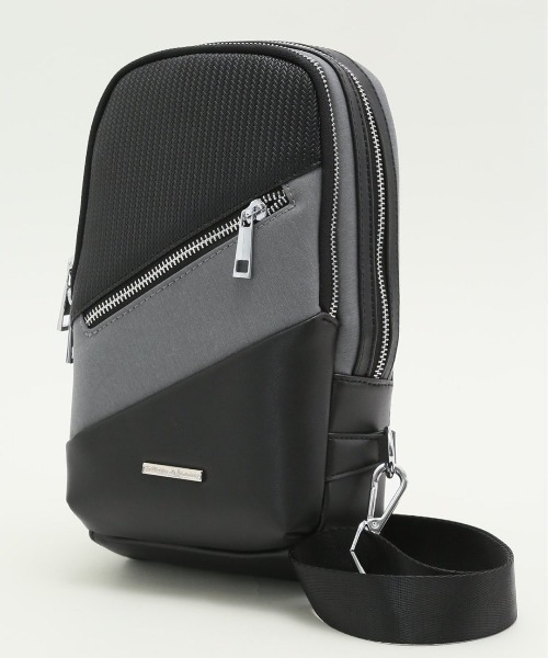 TAKA-Q（タカキュー）の「【両掛け仕様】タカキュー 斜めジップ 切替 ボディバッグ（ボディバッグ/ウエストポーチ・メンズ・ブラック/グレー・FREE）」の2枚目の写真