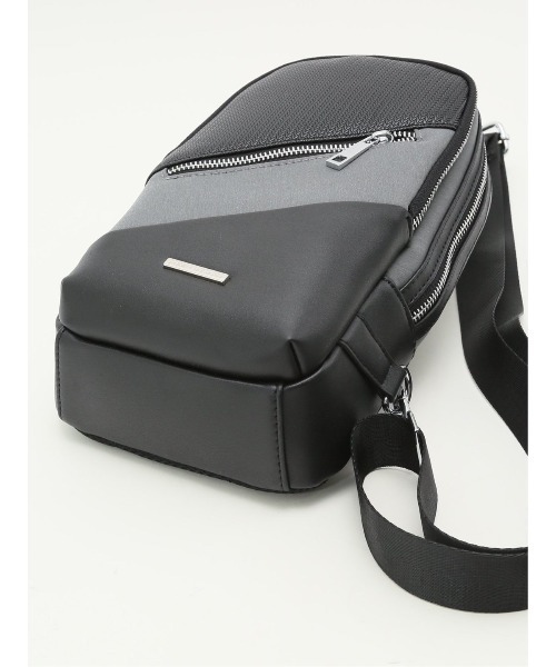 TAKA-Q（タカキュー）の「【両掛け仕様】タカキュー 斜めジップ 切替 ボディバッグ（ボディバッグ/ウエストポーチ・メンズ・ブラック/グレー・FREE）」の22枚目の写真