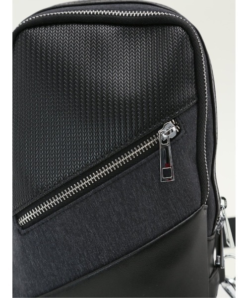 TAKA-Q（タカキュー）の「【両掛け仕様】タカキュー 斜めジップ 切替 ボディバッグ（ボディバッグ/ウエストポーチ・メンズ・ブラック/グレー・FREE）」の11枚目の写真