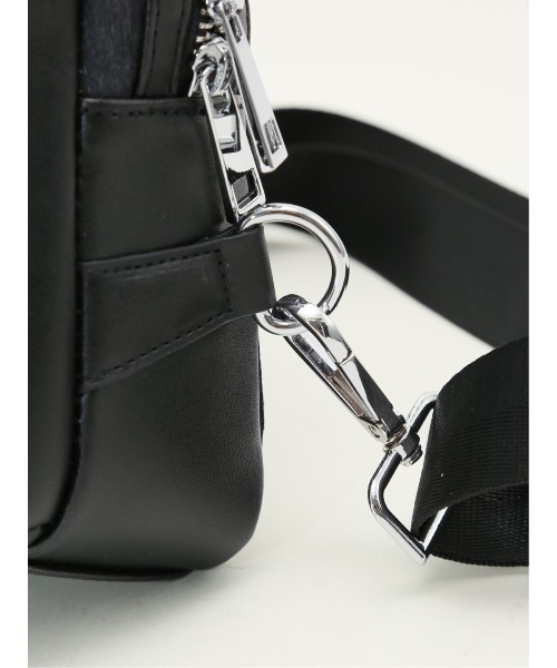 TAKA-Q（タカキュー）の「【両掛け仕様】タカキュー 斜めジップ 切替 ボディバッグ（ボディバッグ/ウエストポーチ・メンズ・ブラック/グレー・FREE）」の10枚目の写真