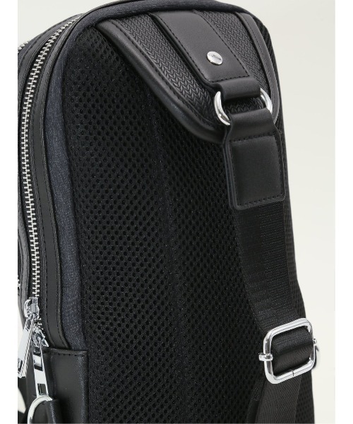 TAKA-Q（タカキュー）の「【両掛け仕様】タカキュー 斜めジップ 切替 ボディバッグ（ボディバッグ/ウエストポーチ・メンズ・ブラック/グレー・FREE）」の8枚目の写真