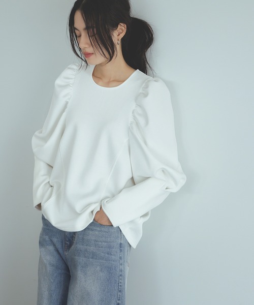 ショルダーギャザーデザイントップス