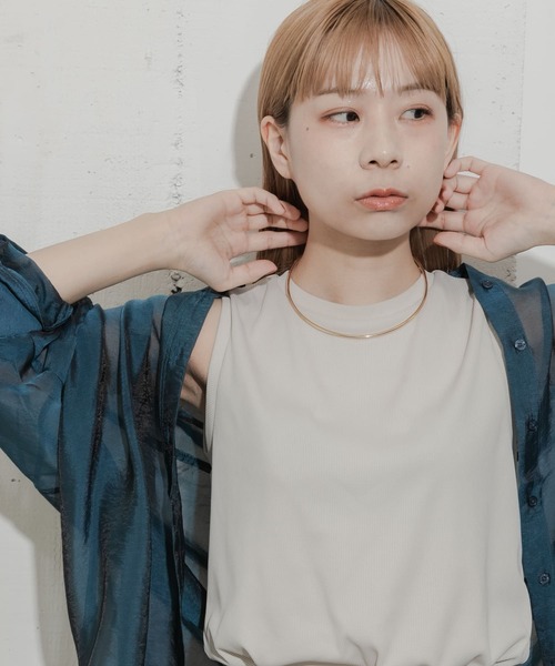 SMELLY（スメリー）の「シンプルメタルネックカフ（ネックレス・レディース・ゴールド・-）」の5枚目の写真