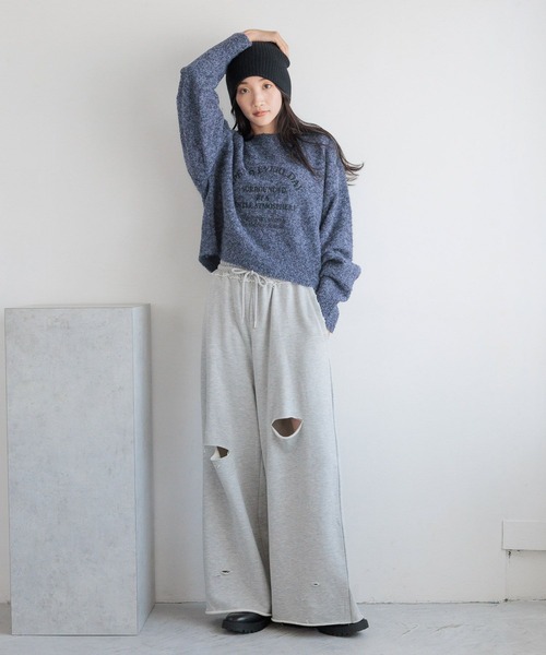 LOWRYS FARM（ローリーズファーム）の「ブークレロゴショートＬＳ　152624（ニット/セーター・レディース・チャコールグレー/ブルー/アイボリー・FREE）」の4枚目の写真