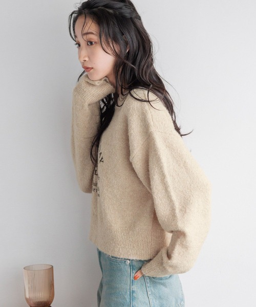 LOWRYS FARM（ローリーズファーム）の「ブークレロゴショートＬＳ　152624（ニット/セーター・レディース・チャコールグレー/ブルー/アイボリー・FREE）」の9枚目の写真