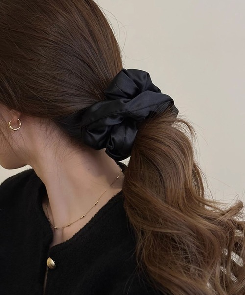 leune（ルネ）の「ぷっくりサテンシュシュ/中綿入りシュシュ（シュシュ・レディース・ベージュ/ブラウン/ブラック/グレー・FREE）」の9枚目の写真