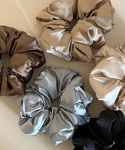 leune（ルネ）の「ぷっくりサテンシュシュ/中綿入りシュシュ（シュシュ・レディース・ベージュ/ブラウン/ブラック/グレー・FREE）」の15枚目の写真