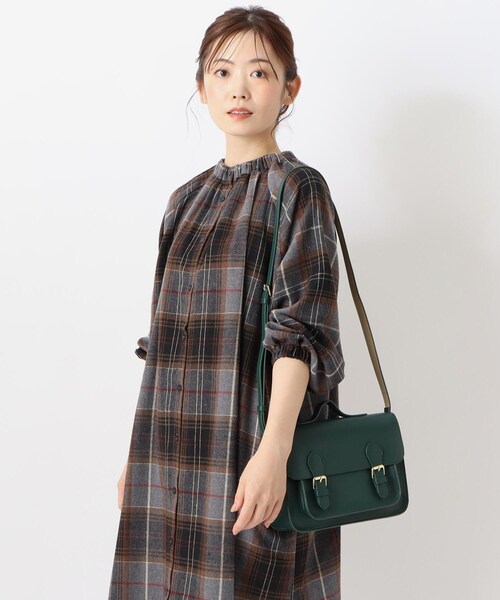 one'sterrace(ワンズテラス)の「◆Legato Largo ツートン サッチェルショルダー(ショルダーバッグ・レディース・ブラック系8/ベージュ系その他7/グリーン系その他6・99)」の5枚目の写真