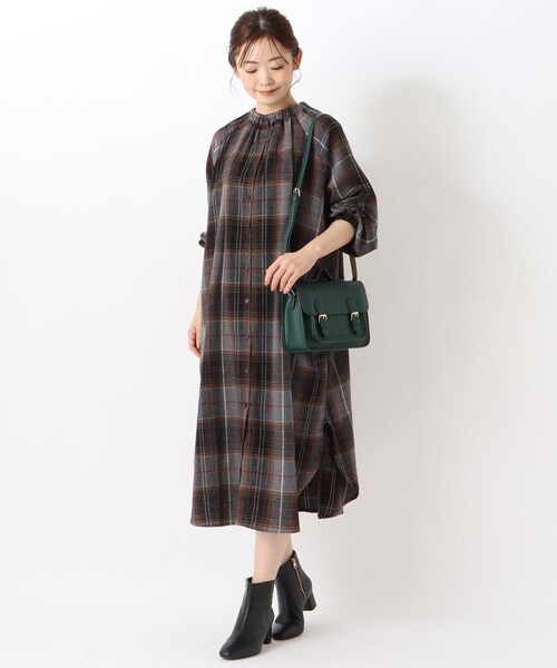 one'sterrace(ワンズテラス)の「◆Legato Largo ツートン サッチェルショルダー(ショルダーバッグ・レディース・ブラック系8/ベージュ系その他7/グリーン系その他6・99)」の6枚目の写真