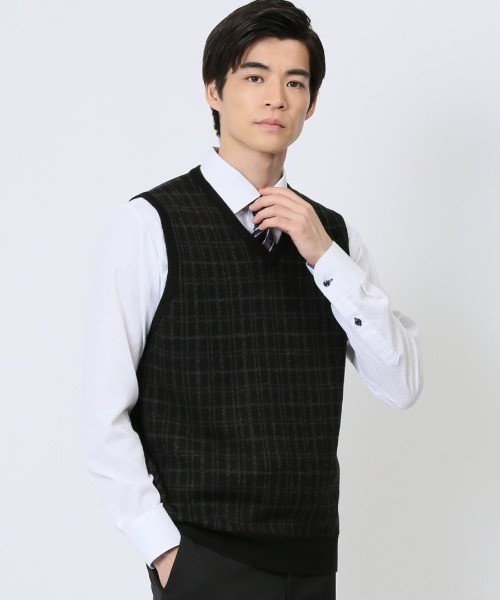 Alexander Julian（アレキサンダージュリアン）の「アレキサンダージュリアン ウォッシャブル ウール混 チェック柄 プルベスト（ベスト・メンズ・ブラック/ネイビー・MEDIUM/LARGE/X-LARGE）」の2枚目の写真