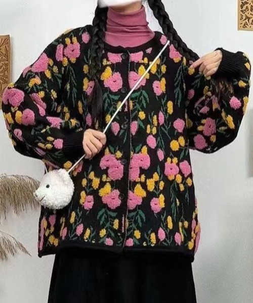 GEMEDA(ジェメダ)の「花柄ボアージャガードオーバーカーディガン(カーディガン/ボレロ・レディース・ブラック/ライトパープル・M)」の1枚目の写真
