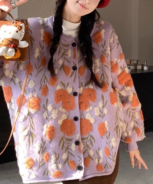 GEMEDA(ジェメダ)の「花柄ボアージャガードオーバーカーディガン(カーディガン/ボレロ・レディース・ブラック/ライトパープル・M)」の6枚目の写真