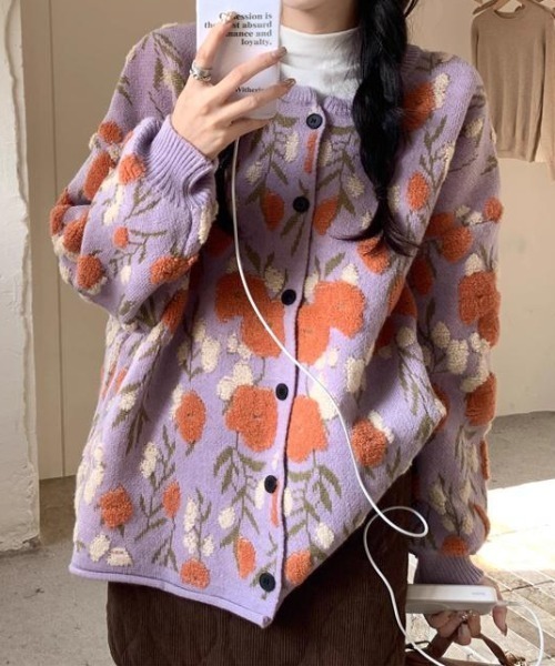 GEMEDA(ジェメダ)の「花柄ボアージャガードオーバーカーディガン(カーディガン/ボレロ・レディース・ブラック/ライトパープル・M)」の8枚目の写真