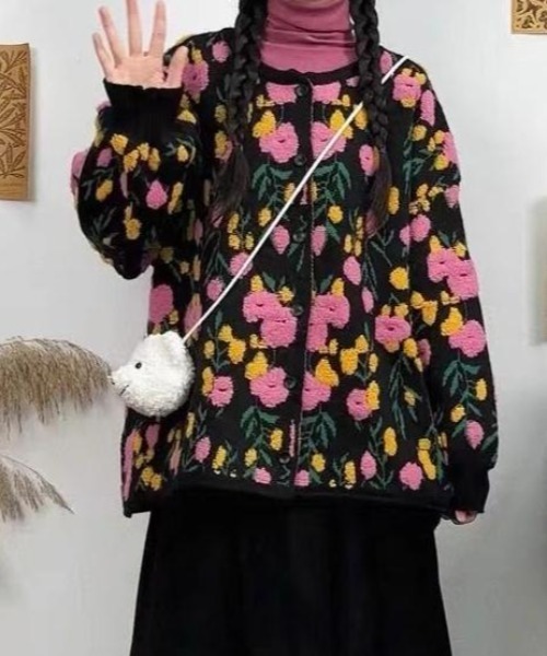 GEMEDA(ジェメダ)の「花柄ボアージャガードオーバーカーディガン(カーディガン/ボレロ・レディース・ブラック/ライトパープル・M)」の15枚目の写真