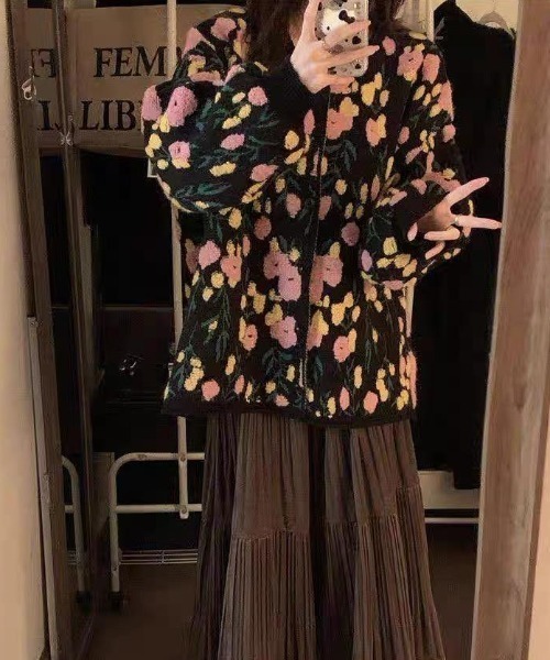 GEMEDA(ジェメダ)の「花柄ボアージャガードオーバーカーディガン(カーディガン/ボレロ・レディース・ブラック/ライトパープル・M)」の18枚目の写真