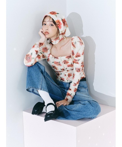 LILY BROWN(リリーブラウン)の「ガーデンプリントスカーフ(バンダナ/スカーフ・レディース・アイボリー/ドット/グリーン・FREE)」の5枚目の写真