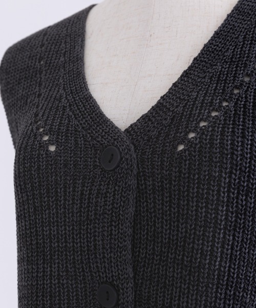 EN NEUME(エンノイム)の「Melange Knit Gilet(ベスト・レディース・ブラック/オフホワイト/ブラウン・FREE)」の12枚目の写真